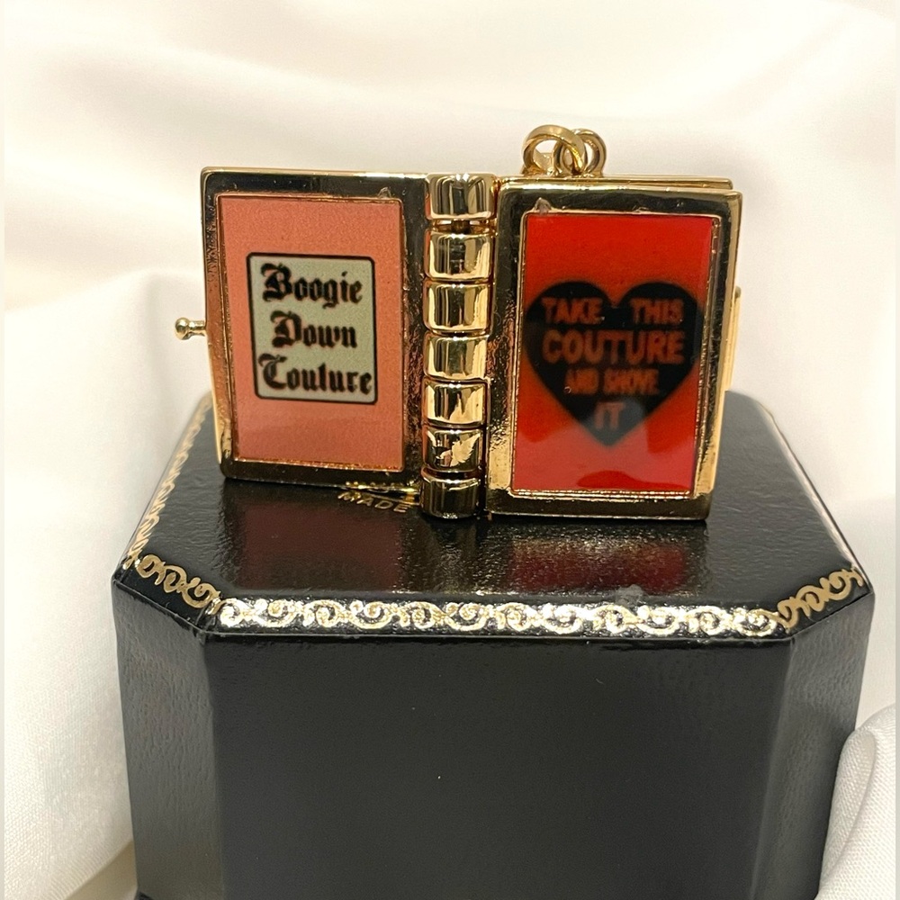 NWT Vintage Juicy Gold Spiral Flip Look Book Magazine Charm 2006 Y2K Collectible - Picture 5 of 10